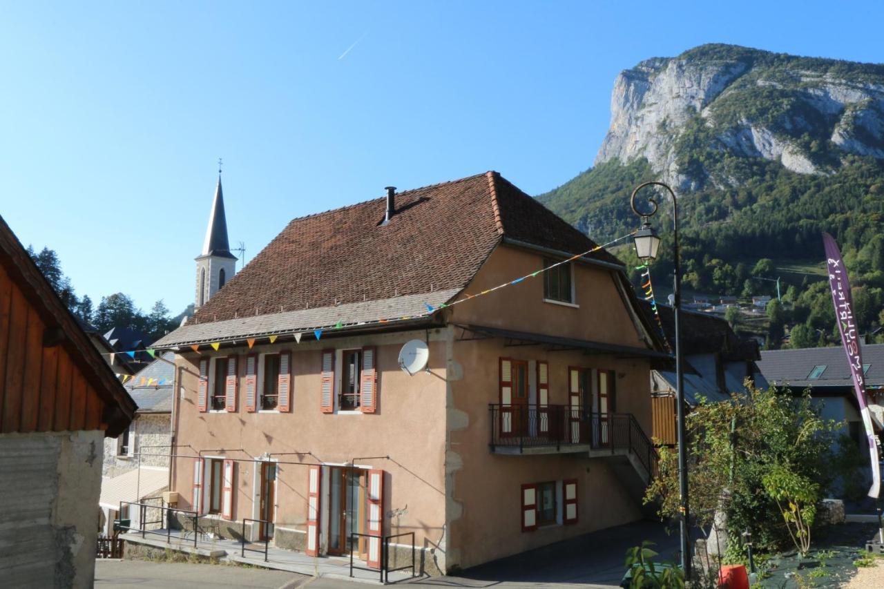 Le Postillon Rez Saint-Pierre-d'Entremont (Savoie) Exterior foto